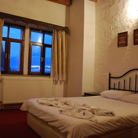 Yasin'S Place Backpackers Cave Hostel Göreme Exterior foto